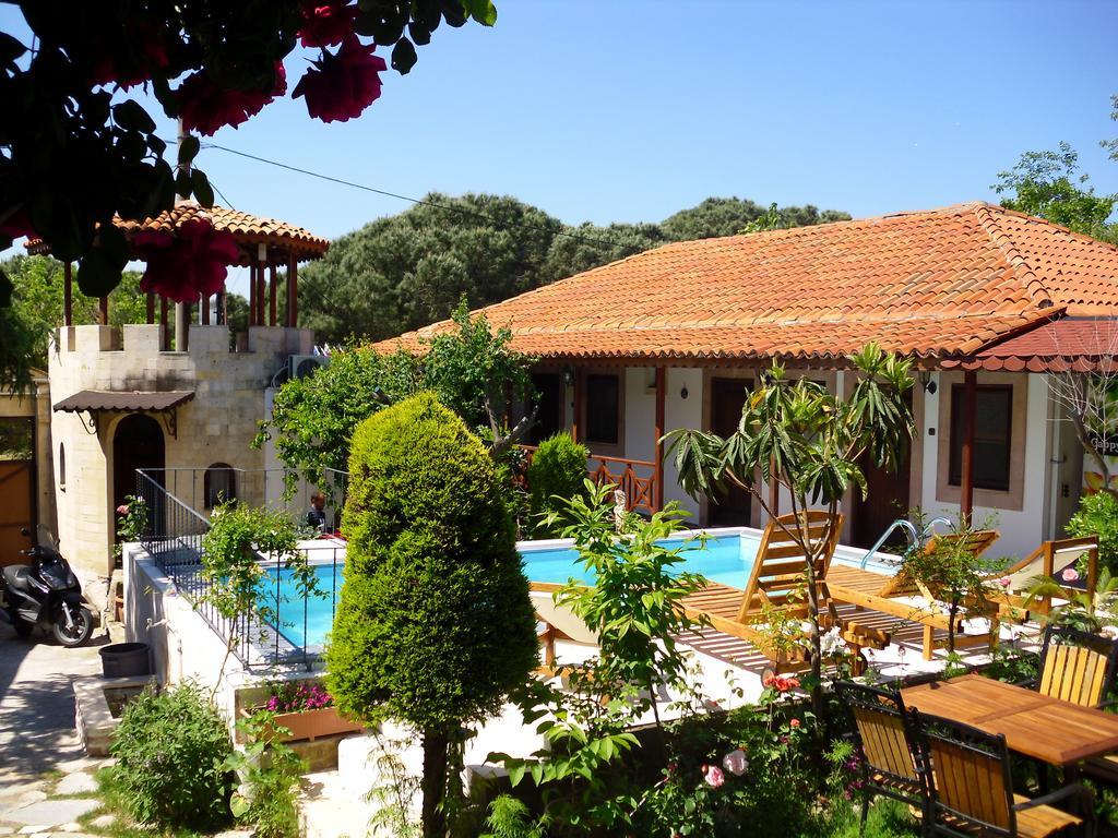 ברגאמה Akropolis Guest House מראה חיצוני תמונה
