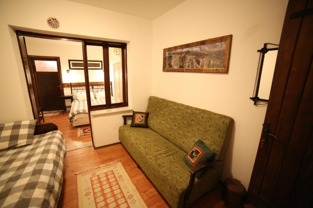 ברגאמה Akropolis Guest House חדר תמונה