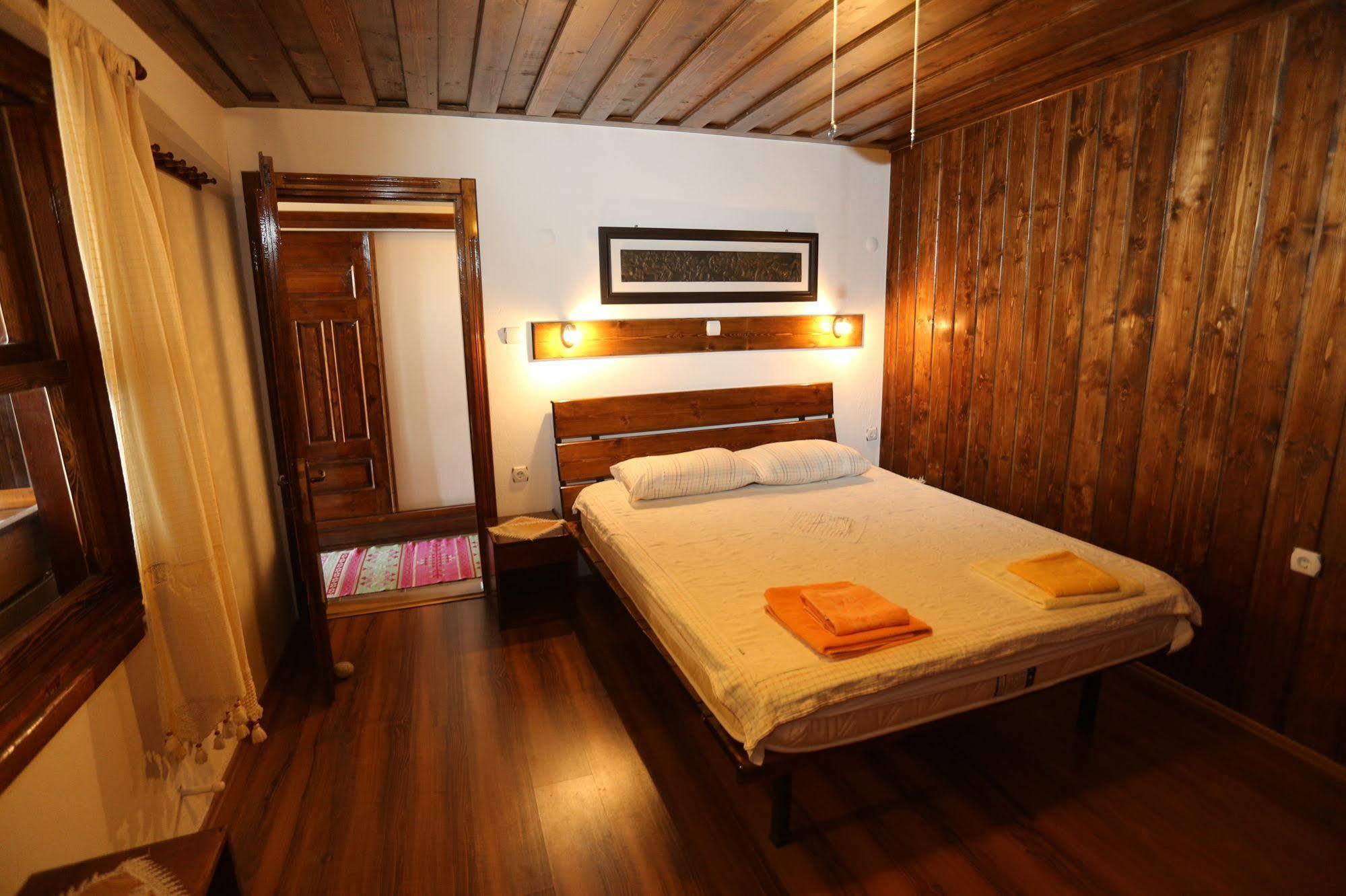 ברגאמה Akropolis Guest House מראה חיצוני תמונה