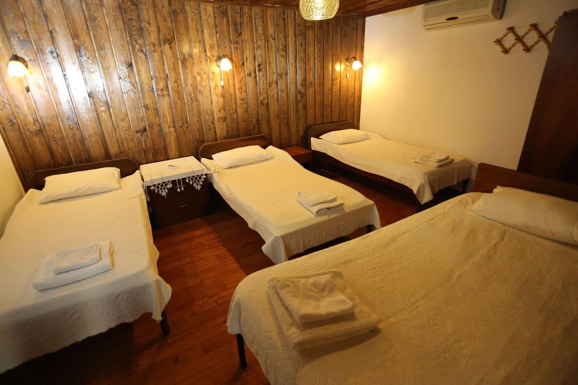 ברגאמה Akropolis Guest House מראה חיצוני תמונה